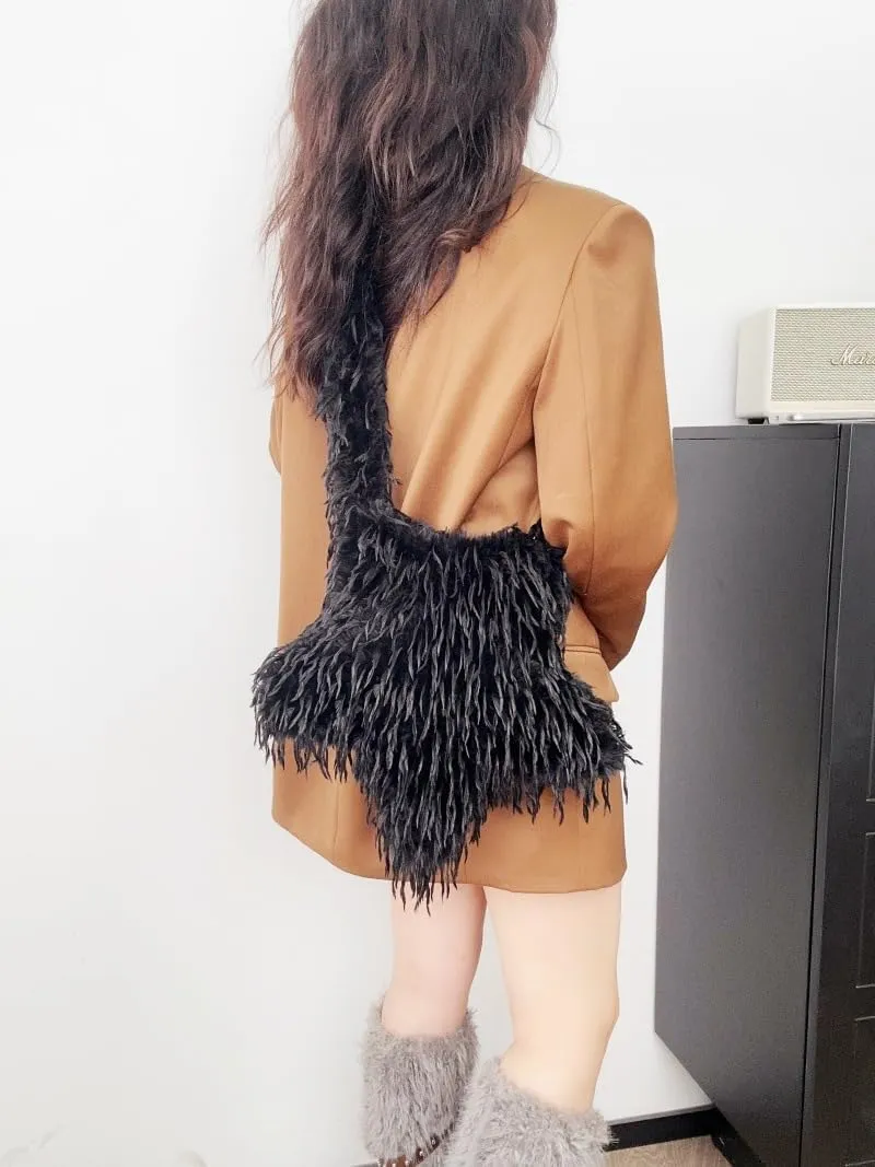 2024 New Y2K Star -shaped Bags Women's Faux Fur Fuzzy Hobo Bag Furry Crossbody Purse Grunge Bag