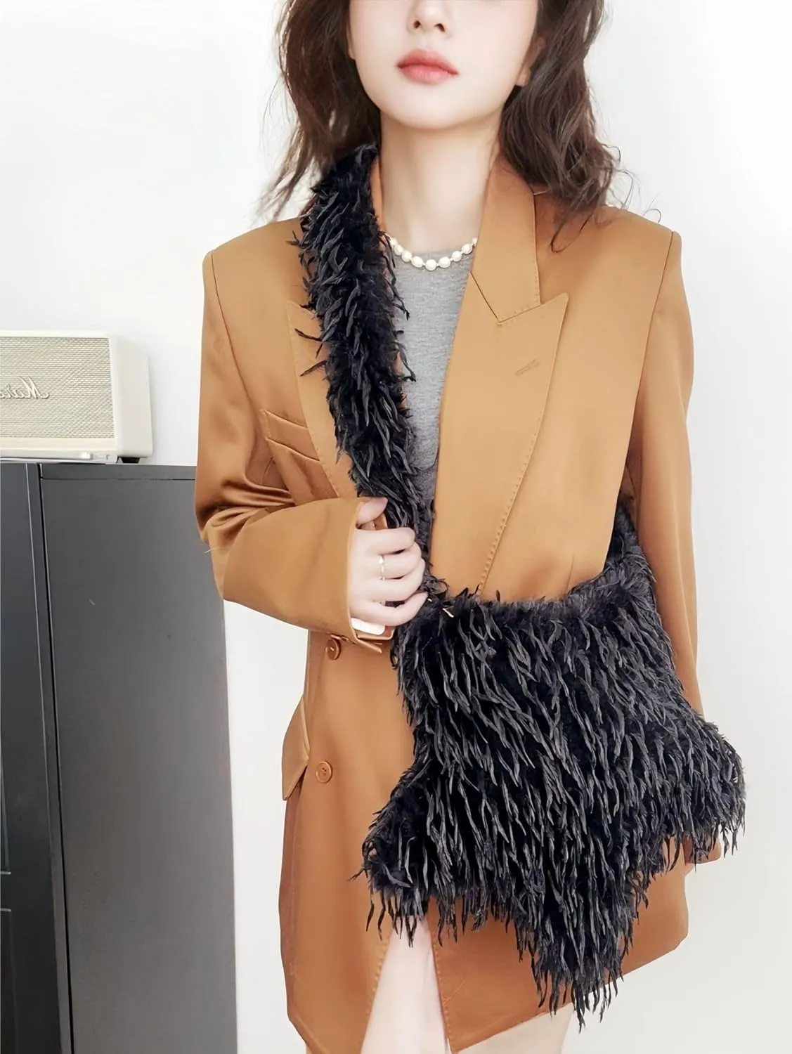 2024 New Y2K Star -shaped Bags Women's Faux Fur Fuzzy Hobo Bag Furry Crossbody Purse Grunge Bag