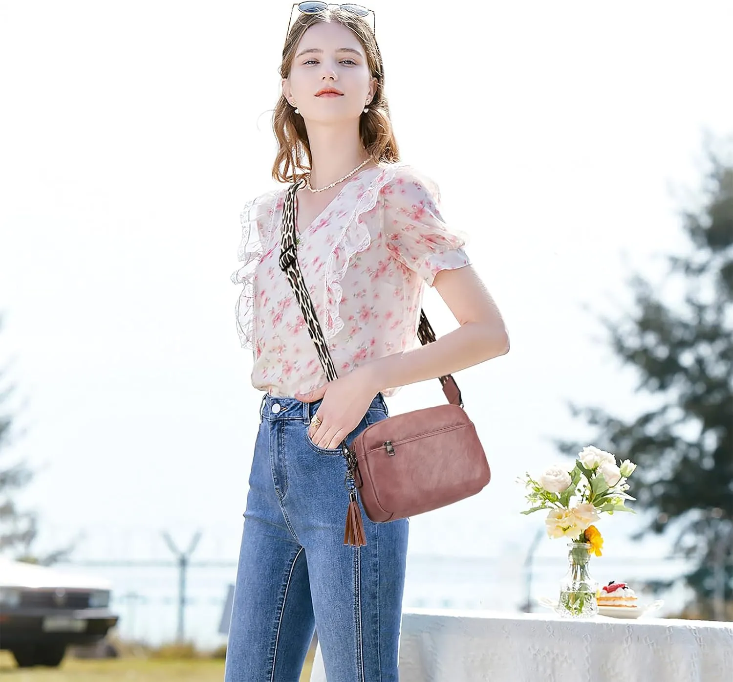 KL928 Small Crossbody Bag for Women, Soft FAUX Leather Cell Phone PurseAdjustable Strap Shoulder Handbags Wallet Purse