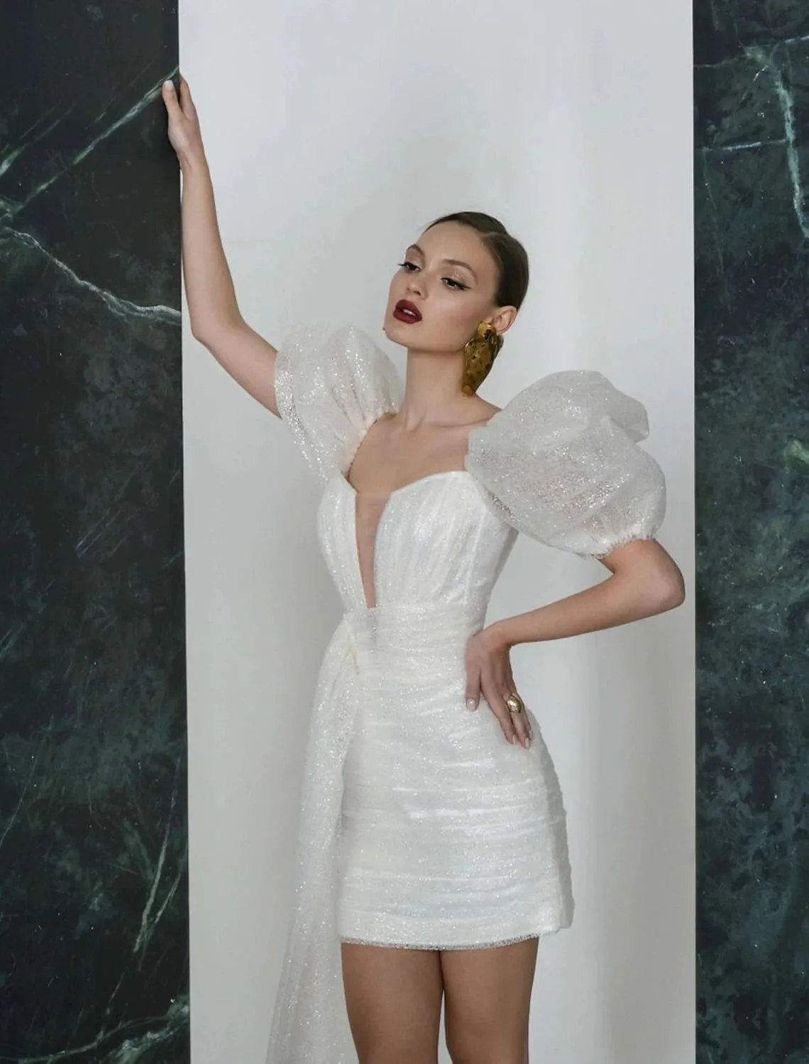 Luolandi Reception Sparkle & Shine Little White Dresses Wedding Dresses Sheath / Column V Neck Short Sleeve Short / Mini Sequined Bridal Gowns With Ruched