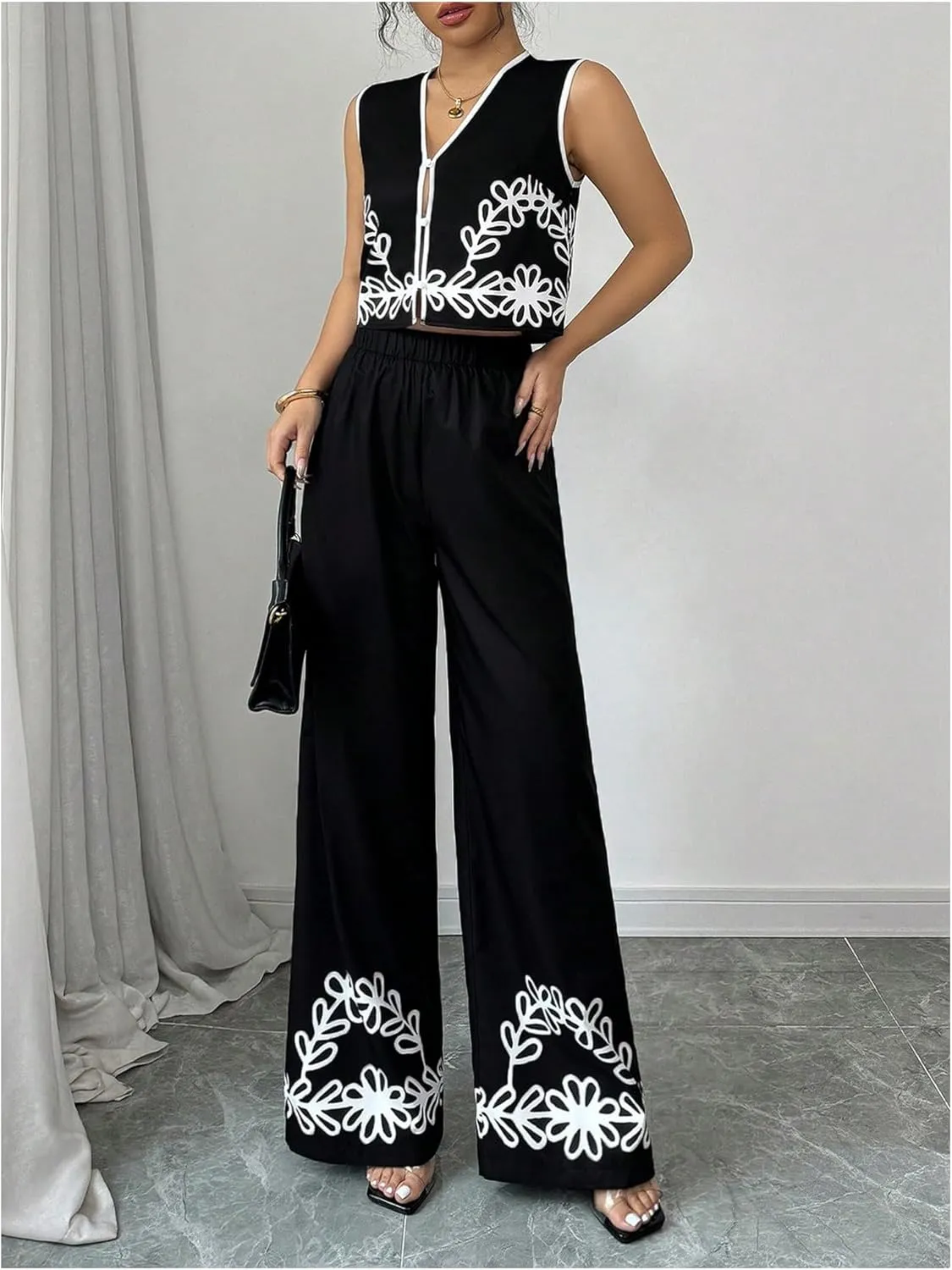 OYOANGLE Women's 2 Piece Outfits Boho Floral Button V Neck Crop Vest Tank Top and Straight Pants Set